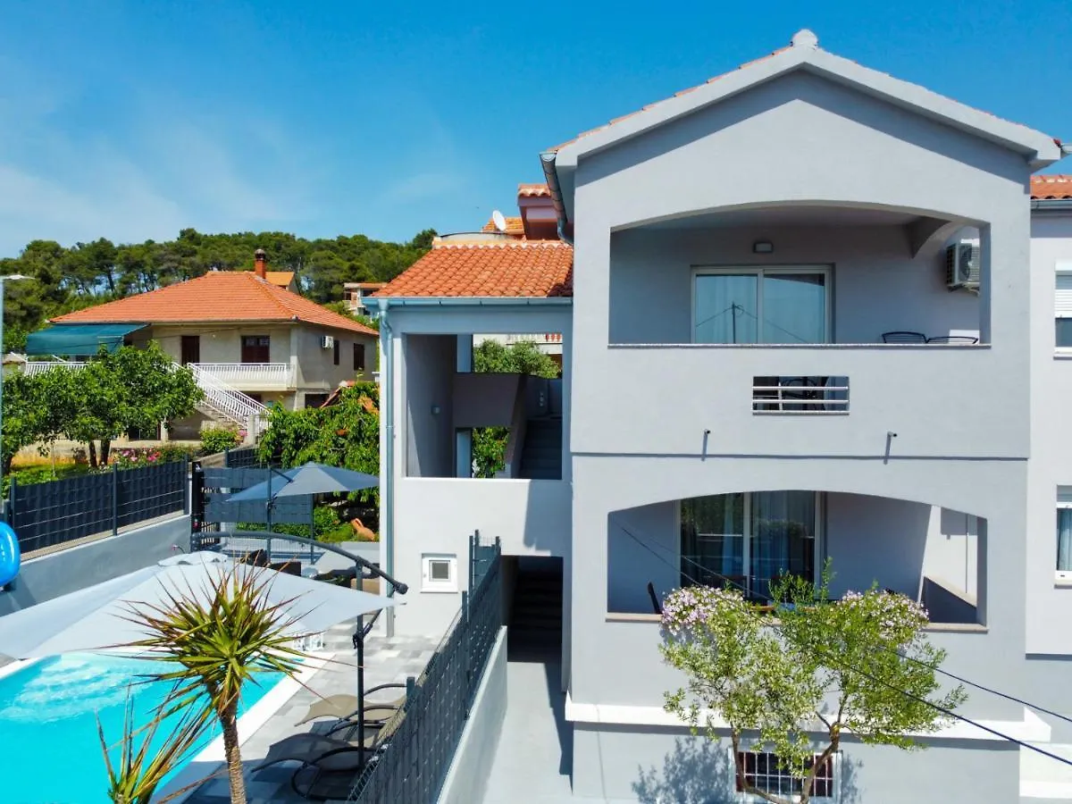 Modern Apartment With Private Pool Bibinje Kroatië