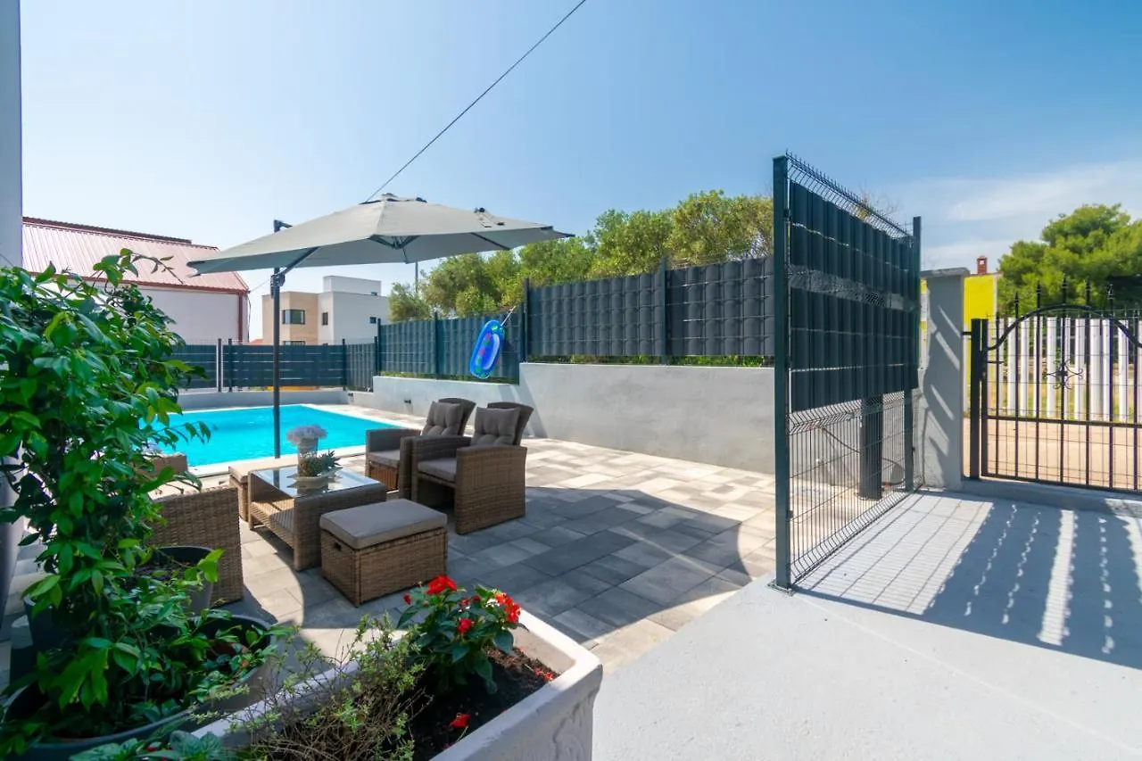 Modern Apartment With Private Pool Bibinje