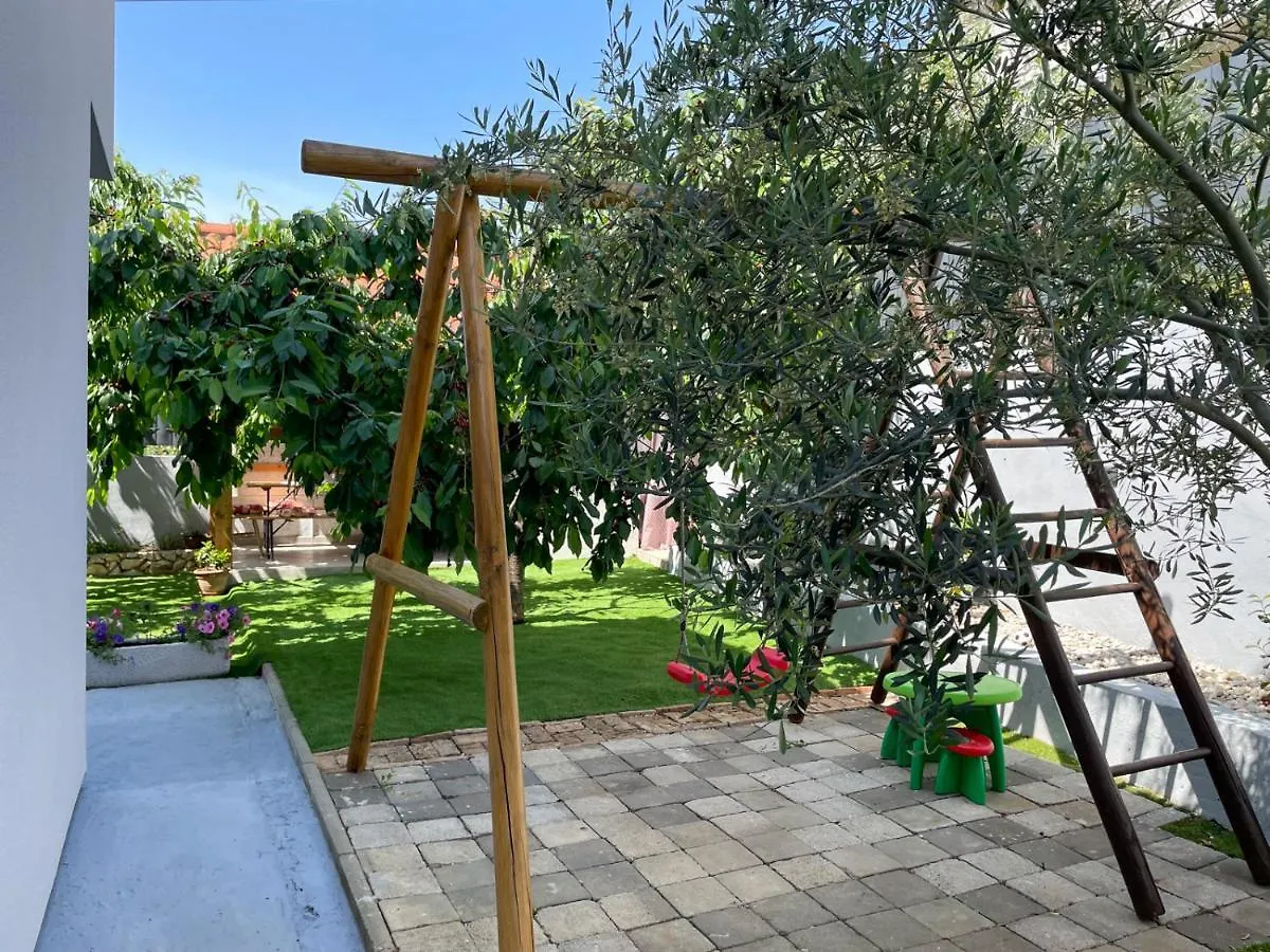 Modern Apartment With Private Pool Bibinje